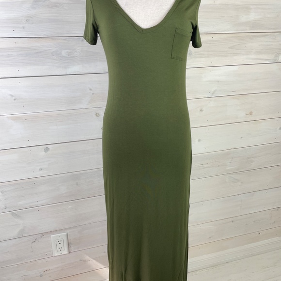 Velvet Torch Olive Green short sleeve Maxi T-Shirt Dress - Picture 3 of 7